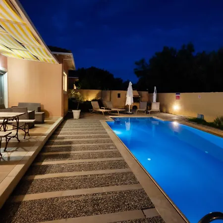 Leda By Vintage Travel Villa