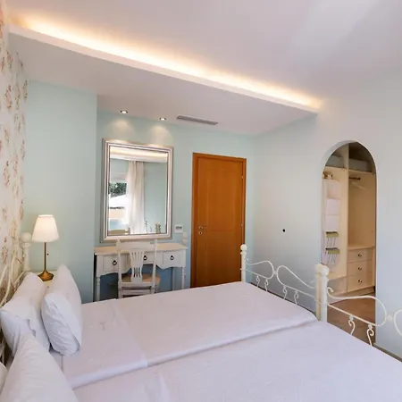 Villa Leda By Vintage Travel
